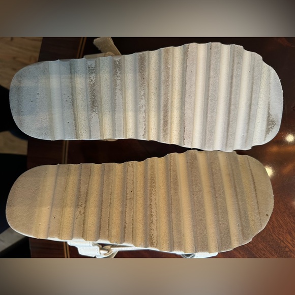 REEF Cushion Rem Hi in Vintage. Gently Used, Great Condition. - Picture 3 of 8